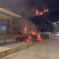 Pracinha do Matadouro pega fogo e bicicletas são destruídas