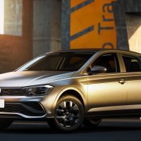 Polo acelera forte, desbanca a Strada e lidera as vendas de abril no Brasil