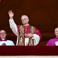 Norte-americano Robert Francis Prevost é escolhido o novo papa
