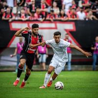 Barra perde o jogo e a liderança para o Joinville