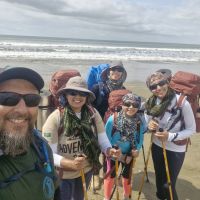 Família itajaiense atravessa a maior praia do mundo a pé