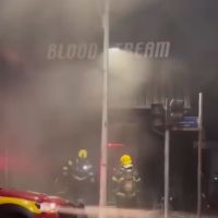 Bombeiros quebraram parede da Blood Stream pra controlar incêndio