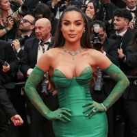 Tati Barbieri exibe vestido de estilista de Itajaí em Cannes