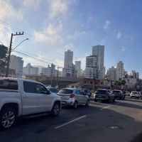 Sexta-feira começa com trânsito intenso