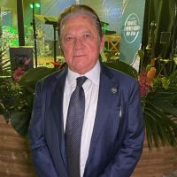 Manoel Pereira, da rede Fort, é homenageado nesta noite como empresário do ano de Itajaí