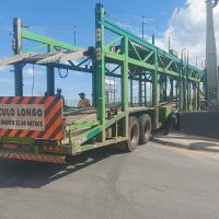 Rua fica travada por caminhões por causa da obra no trevo da BR 101