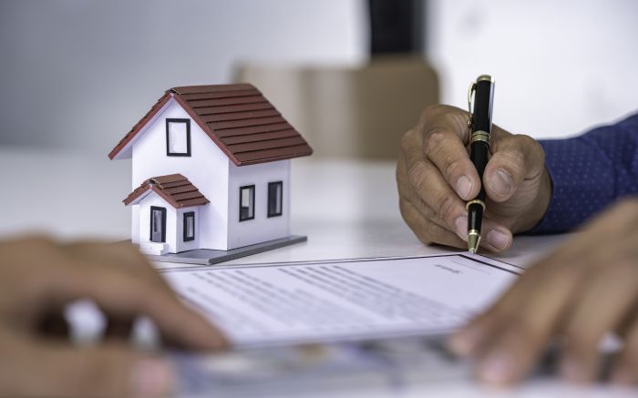 A regularização fundiária é um direito garantido por lei, um passo para o futuro e uma oportunidade real de mudar vidas (Foto: Envato)