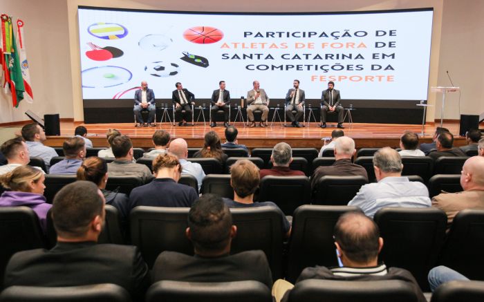 Debate apontou que contratações prejudicam a formação de atletas catarinenses. Foto: Divulgação/Alesc