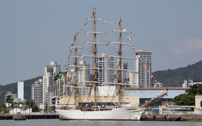 Navio completou 25 anos de incorporação à frota da Marinha do Brasil (Foto: Arquivo)