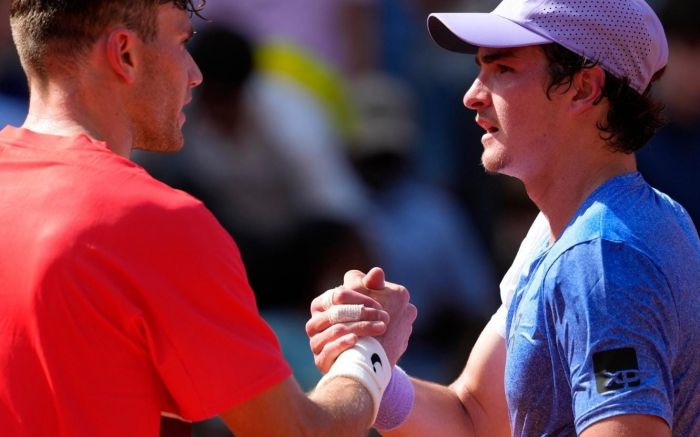 Fonseca perdeu por 3 sets a 0 (Foto: Roland Garros)
