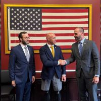 Eduardo Bolsonaro e influenciadores de direita articulam punição contra STF nos EUA