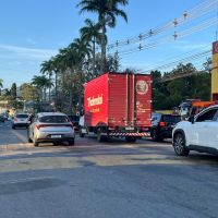 Trânsito travado entre Itajaí e Balneário Camboriú