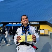 Lutadora de Navegantes conquista dois ouros nos Estados Unidos