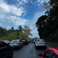 Batida entre quatro carros interdita BR 101