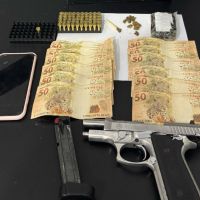 Foi preso com arma e drogas após fugir de barreira da PM em Balneário Camboriú