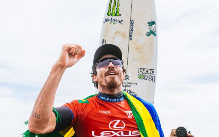 Este foi o segundo troféu de Yago Dora na temporada (Foto: WSL)