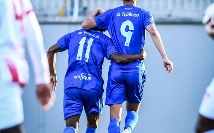 Bernabé, Saymom e Elvinho marcaram os gols do Barra no jogo (Foto: Tiago Winter)