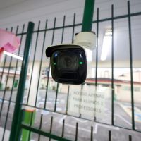 Câmeras e botão do pânico serão instalados em todas as escolas estaduais de SC