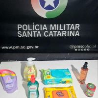 Grávida furta supermercado e leva body splash e lenço umedecido