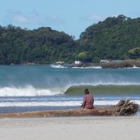 Ciclone deixa mar gigante e traz risco de ressaca e alagamentos