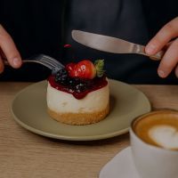 Guma Cafeteria: um refúgio minimalista para saborear o dia com calma