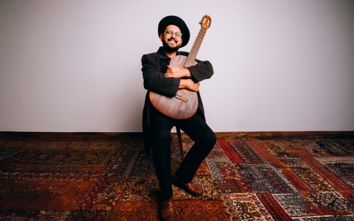 Composições do artista se destacam como melhores músicas do ano (foto: divulgação - Tóia Oliveira)