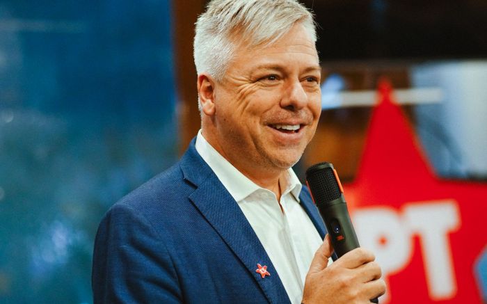 Fabiano recebeu 3942 votos contra 3594 de Luciane Carminatti (Foto: Divulgação)