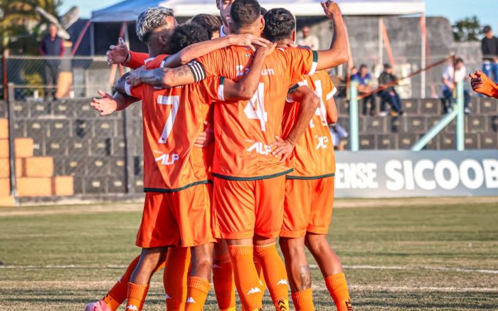 Cambura se classificou na sexta colocação na primeira fase (Foto: Futebol na Rede)