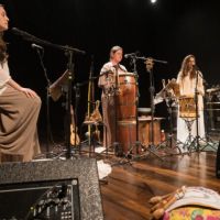 Navegantes recebe último show gratuito da turnê Rezo