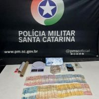 Traficante detona o celular na frente da polícia para não entregar esquema