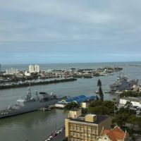 Navios Almirante Sabóia e F45 estão atracados em Itajaí; veja o vídeo