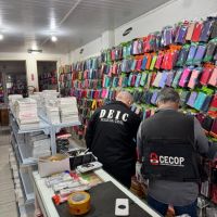 Pirataria de celulares é desmantelada com mais de R$ 750 mil em mercadorias