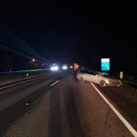 Acidente com carros incendiados tem uma morte em Itapema