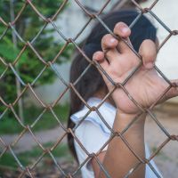 Menina de 15 anos é flagrada vendendo droga