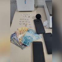 PM prende dupla por tráfico e apreende drogas escondidas dentro de bola