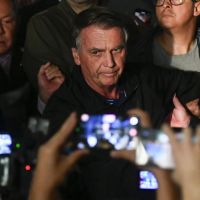 Restrição a redes de Bolsonaro divide juristas mas aliados seguem fortes nos aplicativos