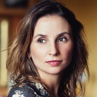 ‘Teologias apocalípticas’ ganham força em momentos de crise, diz Petra Costa