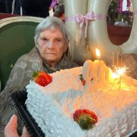 Matriarca de família tradicional do Espinheiros completa 100 anos
