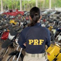 PRF leiloa mais de dois mil veículos com lances a partir de R$ 200