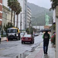 Ciclone traz chuva e ventos fortes a SC