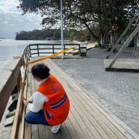 Ressaca detona deque da Praia do Cascalho em Penha