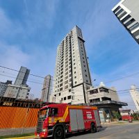Lavadora pega fogo em apartamento