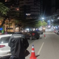 Ônibus de turismo fica atolado