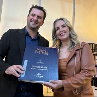 Biblioteca pública lança Bíblia em braille e impressora