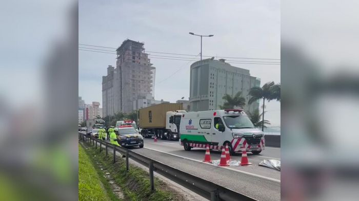 Equipes da Arteris, bombeiros e Polícia Civil atenderam a ocorrência (Foto: Leitor DIARINHO)