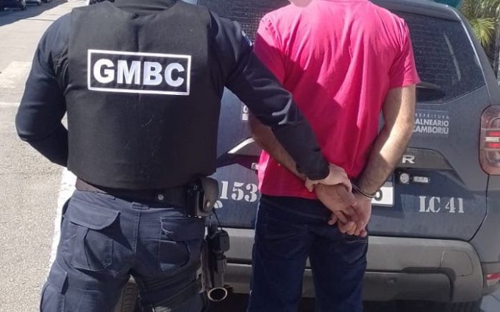 Homem xingou a companheira e a filha adolescente (Foto: Divulgação/GMBC)
