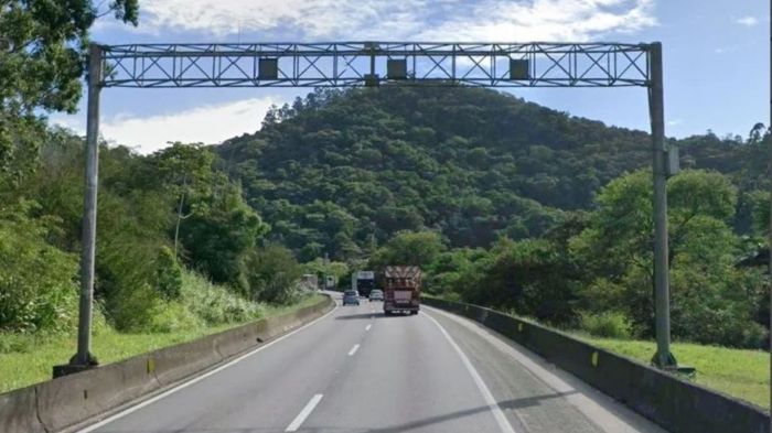 Interdição pode durar até duas horas (Foto: Arteris Litoral Sul/Divulgação)