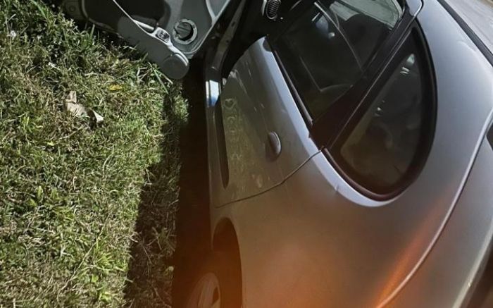 Bêbado ainda bateu em viatura (foto: PM)
