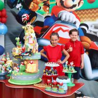 Karinah comemora aniversário dos gêmeos com tema Super Mario Bros