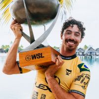 Yago Dora, de Floripa, é campeão mundial de surfe